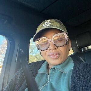 Meet your Posher, Aretha